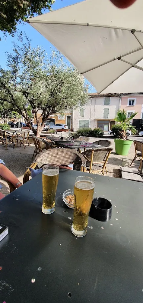 Panachés Bien Frais Avec Cacahouètes Offertes