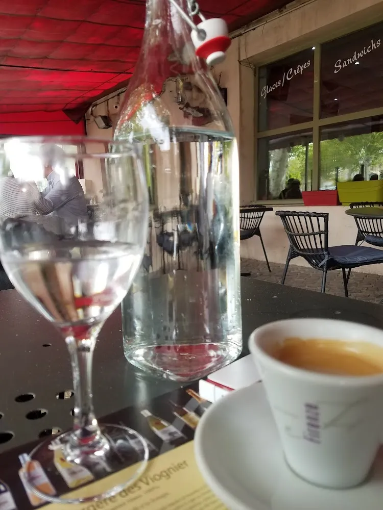 Petit Café de Fin de Repas